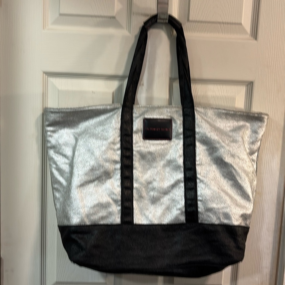 Victoria’s Secret Weekender Tote Bag Limited Edition Metallic Silver Black Large